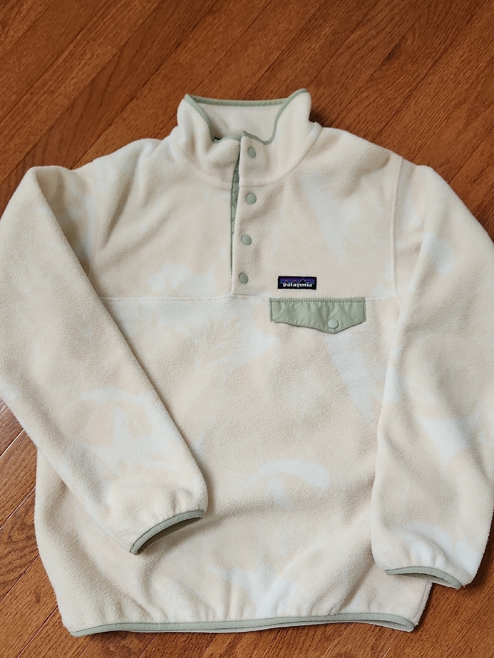 patagonia synchilla t snap cream floral